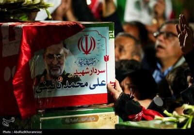 سنگ‌تمام کاشانی‌ها در تشییع شهید نائینی/آغوش گرم مردم برای صدای سپاه - تسنیم