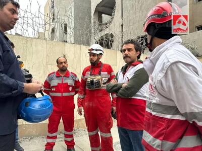  تصاویری از حضور بازیگر گاندو در جمع امدادگران