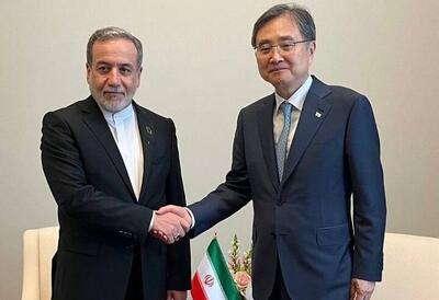  عراقچی در گفت‌و‌گو با وزیر خارجه کره جنوبی: تنگه هرمز برای عبور کشتی‌های طرف‌های متجاوز و حامیان و پشتیبانان آنها مسدود است؛ شناور‌های سایر کشور‌ها با هماهنگی با طرف ایرانی مشکلی برای عبور از تنگه هرمز ندارند