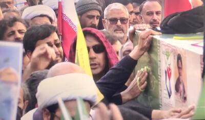  تشییع پیکر پاک وزیر اطلاعات و سه شهید جنگ رمضان در حرم امام رضا(ع)