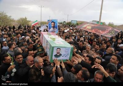  قهستان پیکر مطهر شهید مرتضی ترابی در آغوش کشید  عکس - تسنیم