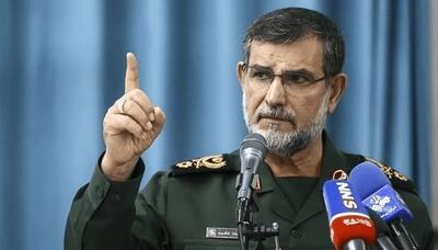  فرمانده نیروی دریایی سپاه: یک کشتی حامل کانتینر در تنگهٔ هرمز را به عقب بازگردانیم