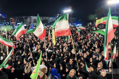  گزارش SNNTV از اجتماع مردمی به عشق وطن در میدان بسیج مشهد مقدس + فیلم