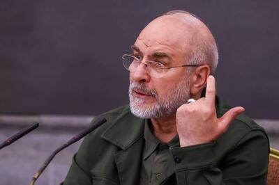  قالیباف: دشمنان ایران با پشتیبانی یکی از کشورهای منطقه، در حال تدارک عملیات اشغال یکی از جزایر ایرانی هستند؛ قدم از قدم بردارند تمام زیرساخت‌های حیاتی آن کشور منطقه‌ای هدف قرار می گیرد