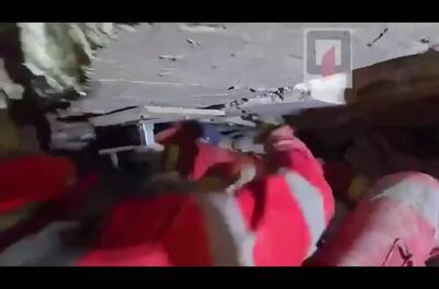  نجات معجزه آسا شهروند تهرانی از زیر آوار