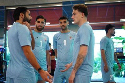  تمرین بازیکنان در سالن بدنسازی/ تیم ملی فوتبال با حضور لژیونر‌ها تکمیل شد