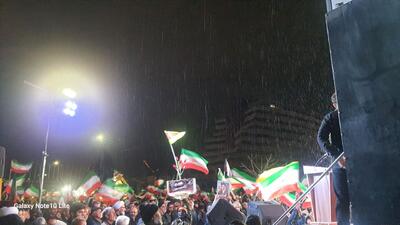  اقتدار زیر باران، در خیابان+ فیلم