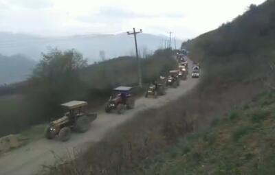 رژه کشاورزان روستای ولامده شهرستان نکا برای بیعت با سومین رهبر انقلاب