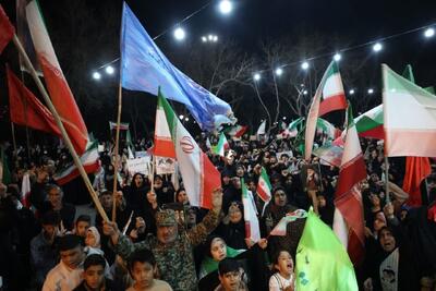  ادامه شکوه حضور مردم مشهد در خیابان‌های شهر در شب بیست‌وسوم + فیلم