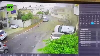  لحظه برخورد کلاهک بارشی موشک ایرانی به مرکز اسرائیل