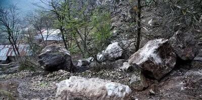  ضرورت جدی گرفتن هشدار ریزش سنگ در ارتفاعات غربی مازندران از سوی گردشگران