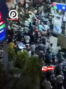  در هند، مردم شروع به دعوا بر سر سوخت در پمپ بنزین‌ها کرده‌اند! + فیلم