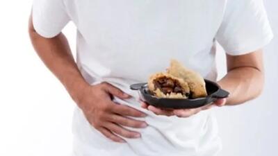  مسمومیت غذایی در سفر و تعطیلات؛ چه زمانی باید به پزشک مراجعه کرد؟