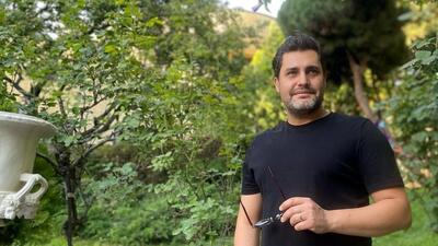  استایل جذاب و خاص امیرمحمد زند/ وقتی با یکی داری حرف میزنی و ...+ عکس
