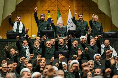  مجلس: دفاع مقدس تا پشیمان‌سازی قطعی دشمن ادامه پیدا کند