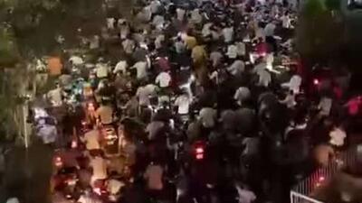  صف‌های پمپ بنزین ها در هند ساعت به ساعت رو به افزایش است