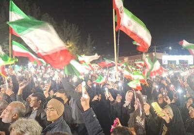 طنین «ایران ایران» در بیرجند / تجدید بیعت مردم با رهبر انقلاب  عکس - تسنیم