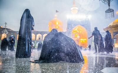  تصاویری از بارش باران در حرم مطهر امام رضا
