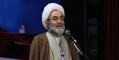  امام جمعه رشت: آمریکای سگ هار ما را فریب داد