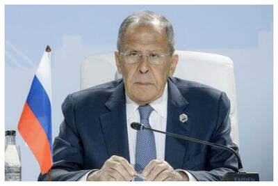  لاوروف: اتهام ارائه داده‌های اطلاعاتی به ایران را نمی پذیریم/  توافق‌نامه‌ای برای همکاری فنی- نظامی با ایران داریم و برخی تجهیزات نظامی را در اختیار ایران قرار داده‌ایم/ آمریکا به متحدان عرب خود خیانت کرده است