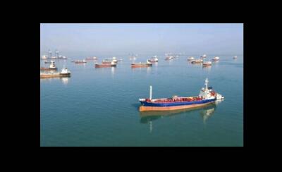  فارین پالیسی: ده‌ها هزار دریانورد در تنگه هرمز گیر افتاده‌اند