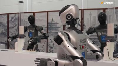  نمایش کافه کاملاً خودکار با ربات‌های باریستا در همایش پکن