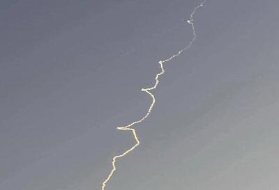  کانال ۱۲ رژیم صهیونیستی: شلیک ۱۱ موشک کروز از یمن به سمت اراضی اشغالی