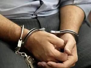  دستگیری یک نفر از اراذل و اوباش شهرستان قروه در عملیات پلیس / 100 قبضه سلاح سرد کشف شد