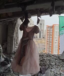  پیراهن صورتی اکلیلی که هرگز پوشیده نشد