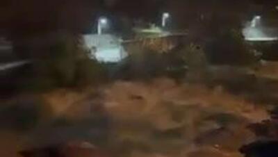  باران‌های سیل‌آسا همچنان مناطق مسکونی عمان را زیر آب برد