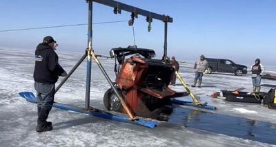  خودروی فوردی که ۴۰ سال در یخ گرفتار بود، بالاخره آزاد شد (+عکس)
