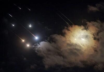  سپاه پاسداران دو کارخانه صنعتی را هدف قرار داد