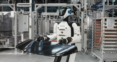  ربات‌های BMW کارخانه‌های خودروسازی را از این رو به آن رو می‌کنند