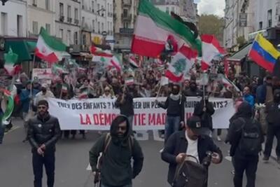  ویدیو | پخش آهنگ جدید محسن چاوشی در تجمع مردمی حمایت از ایران در پاریس
