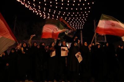  بیست و هشتمین شب حضور حماسی مردم مشهد در شهر: پیروزی ملی در گرو انسجام «میدان» و «خیابان» + فیلم