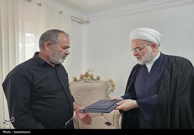 دلجویی نماینده ولی‌فقیه در کردستان از خانواده 2 شهید جنگ رمضان تصاویر - تسنیم