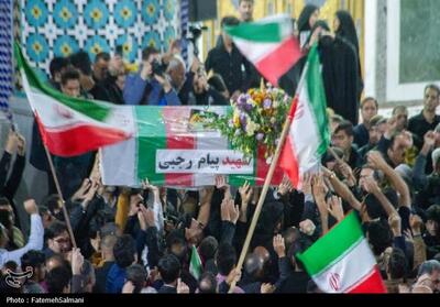  شهید ارتش در آغوش آران و بیدگل/تشییع باشکوه شهید پیام رجبی تصاویر - تسنیم