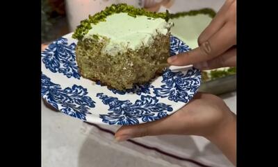 طرز تهیه کیک سه شیر پسته با بافت ابریشمی