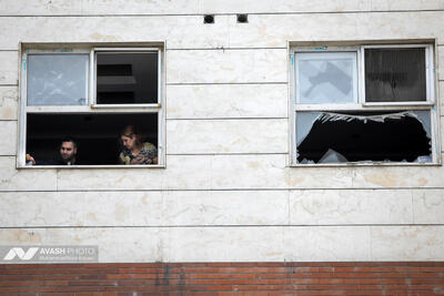  شب گذشته تهران ، تبریز و قم به شدت بمباران شدند/ معاون استانداری: حمله جنگنده‌ها به یک شهر بازی در اصفهان/ مهار آتش‌سوزی در پتروشیمی تبریز + فیلم و عکس