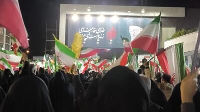  سی‌امین شب حضور مردم در خیابان‌ها پس از شهادت قائد امت +فیلم