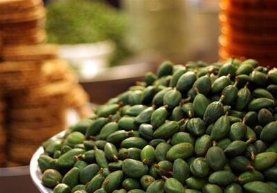  اوج‌گیری بازار چغاله بادام همزمان با برداشت بهاره در داراب - تسنیم