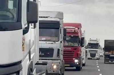  بیعت کامیون‌داران با رهبر و رژه خودرویی تراکتورها