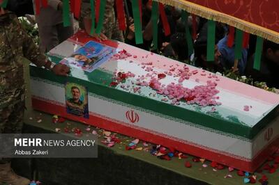  تصاویر وداع مردم هرمزگان با شهید تنگسیری