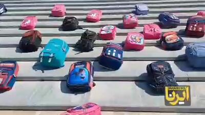  نمادهای دانش‌آموزان شهید میناب در باغ کتاب تهران + فیلم