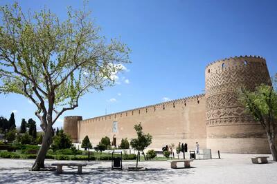  اماکن تاریخی فارس سیزدهم فروردین باز است / ورود به «پردیس تخت‌جمشید» به دلیل خطر سقوط درختان و برق‌گرفتگی ممنوع شد