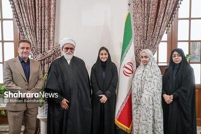  دیدار تولیت آستان قدس رضوی با «سارا دیدار» بازیکن تیم ملی فوتبال ایران