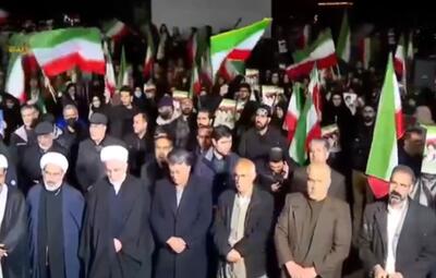  مرزنشینان کردستانی میدان را خالی نخواهند کرد/مردم سنندج همچنان با اراده‌ای کم نظیر در خیابان‌ها حاضر می‌شوند