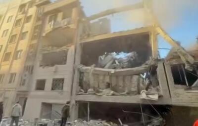  حمله به یک منطقه مسکونی دیگر در غرب تهران / امدادگران هلال احمر درحال تلاش برای جست‌و‌جو و امدادرسانی به هموطنان آسیب دیده از حملات هوایی