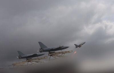  محل استقرار هواپیماهای سوخت رسان و پایگاه های آمریکا در منطقه را مورد هدف قرار دادیم + فیلم