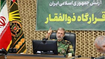  فرمانده کل ارتش: درصورت اقدام دشمن به اجرای عملیات زمینی، یک نفر هم نباید جان سالم به در ببرد